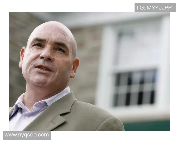 足球明星勇敢出柜展现真实自我推动体育界对同性恋的包容与理解